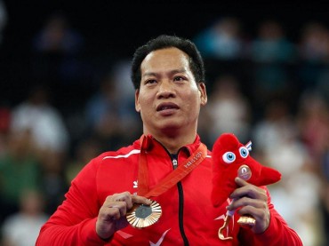 Lê Văn Công giành HCĐ Paralympic 2024