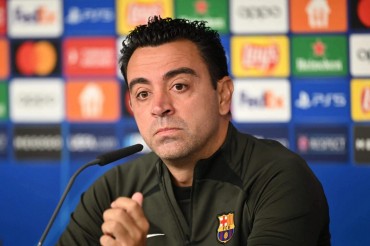 Xavi cảm ơn được ủng hộ, ở lại dẫn dắt Barca