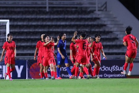 Thái Lan bị 'kéo về mặt đất' với trận thua 7 bàn, 'vỡ mộng' ẵm ngôi đầu giải châu lục