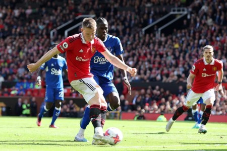 Everton gia nhập cuộc đua giành chữ ký của tiền vệ Man Utd