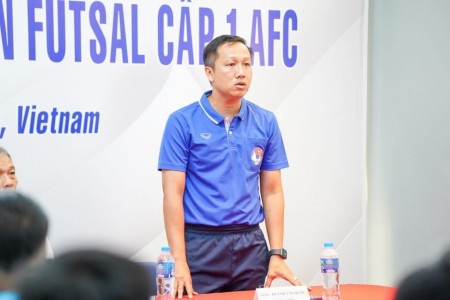 Trợ lý HLV Việt Nam tham gia trợ giảng khóa đào tạo HLV Futsal