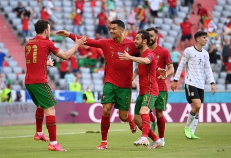Lịch thi đấu bóng đá hôm nay 23/3: Chờ Ronaldo phá đảo kỷ lục tại ĐT Bồ Đào Nha?
