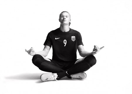 CHÍNH THỨC: Erling Haaland về chung nhà với Ronaldo và Kylian Mbappe