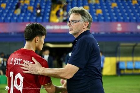 HLV Troussier 'mờ tịt' về đối thủ của U23 Việt Nam tại giải trẻ tầm cỡ nhất châu lục