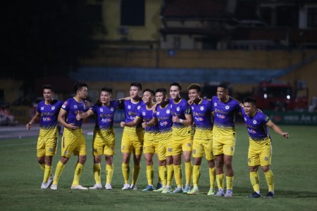 Vòng 11 V-League: HAGL bật khỏi top đầu, Hà Nội FC bật chế độ 'đua vô địch' hậu thiếu Văn Quyết