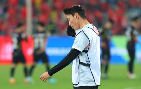 Tiền đạo Hàn Quốc bị đình chỉ ngay trước Asian Cup vì quay lén bạn gái cũ